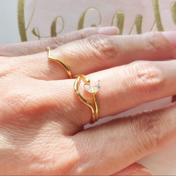 Starry Curve Gold Plated S925 Simple Stacking Ring - Picture 3 of 6